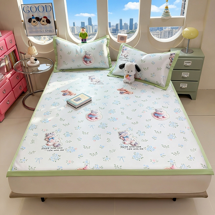 91家纺网 家纺一手货源 找家纺 丝羽坊 2026新款小版印花碳光冰丝凉席平铺款 猫叙花间