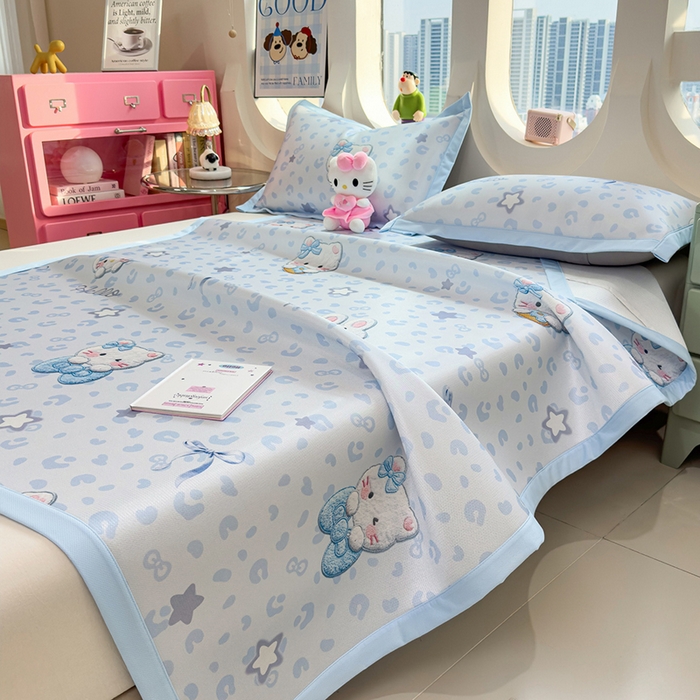 91家纺网 家纺一手货源 找家纺 丝羽坊 2026新款小版印花碳光冰丝凉席平铺款 兔猫集