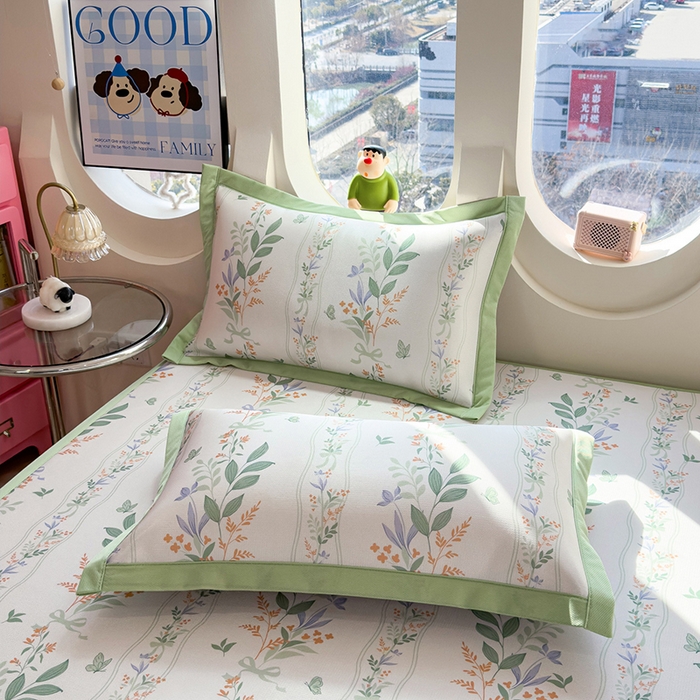 91家纺网 家纺一手货源 找家纺 丝羽坊 2026新款小版印花碳光冰丝凉席平铺款 叶语