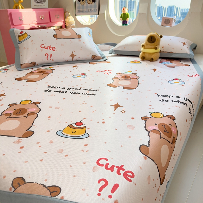 91家纺网 家纺一手货源 找家纺 丝羽坊 2026新款小版印花碳光冰丝凉席平铺款 卡皮元气