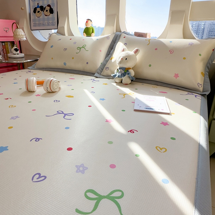 91家纺网 家纺一手货源 找家纺 丝羽坊 2026新款小版印花碳光冰丝凉席平铺款 彩色心愿