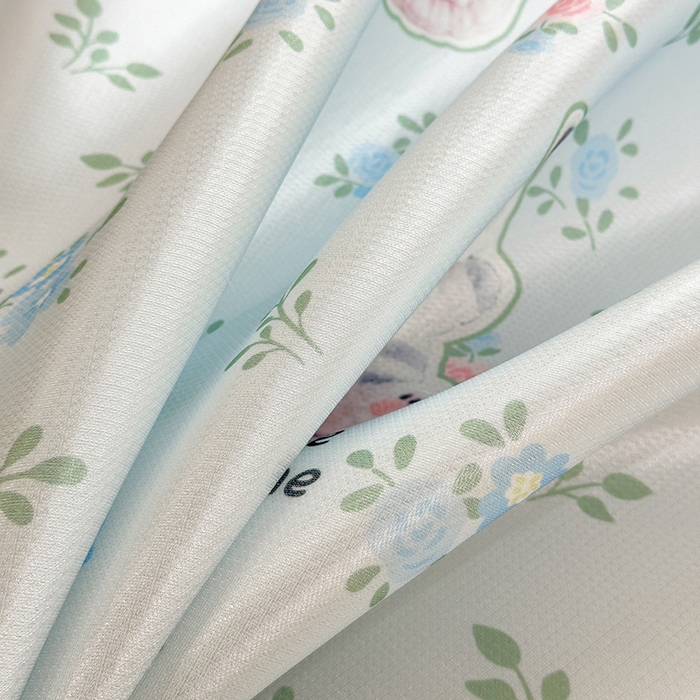 91家纺网 家纺一手货源 找家纺 丝羽坊 2026新款小版印花碳光冰丝凉席平铺款 猫叙花间