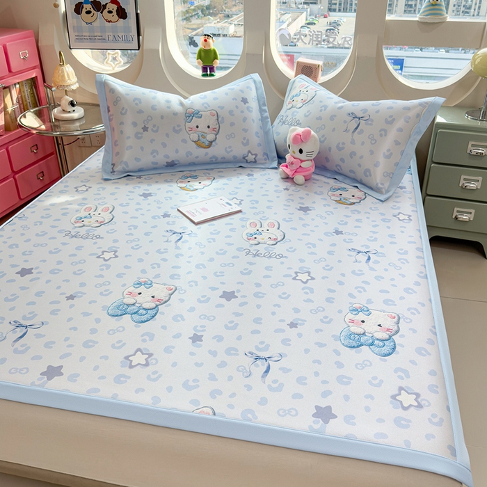 91家纺网 家纺一手货源 找家纺 丝羽坊 2026新款小版印花碳光冰丝凉席平铺款 兔猫集