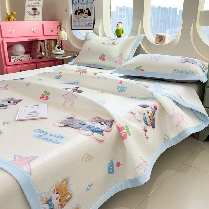 91家纺网 家纺一手货源 找家纺 丝羽坊 2026新款小版印花碳光冰丝凉席平铺款 萌宠甜心