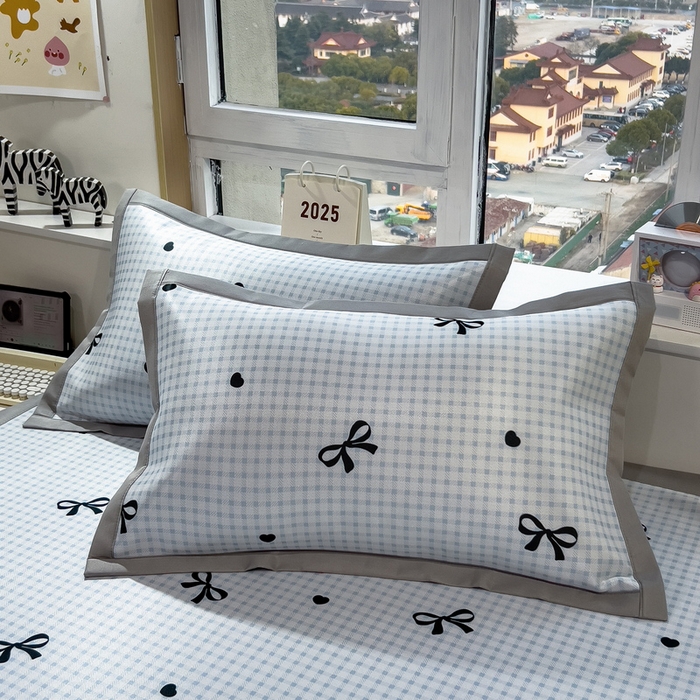 91家纺网 家纺一手货源 找家纺 丝羽坊 2026新款小版印花碳光冰丝凉席平铺款 黑蝴蝶