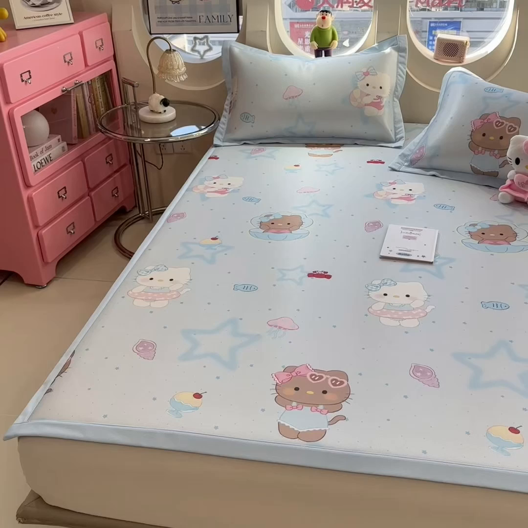 91家纺网 家纺一手货源 找家纺 丝羽坊 2026新款小版印花碳光冰丝凉席平铺款 小甜心