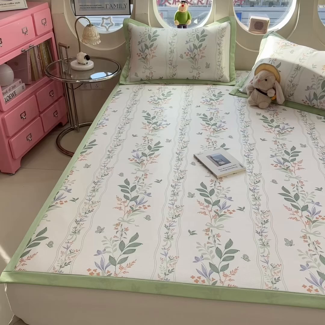 91家纺网 家纺一手货源 找家纺 丝羽坊 2026新款小版印花碳光冰丝凉席平铺款 叶伴繁花