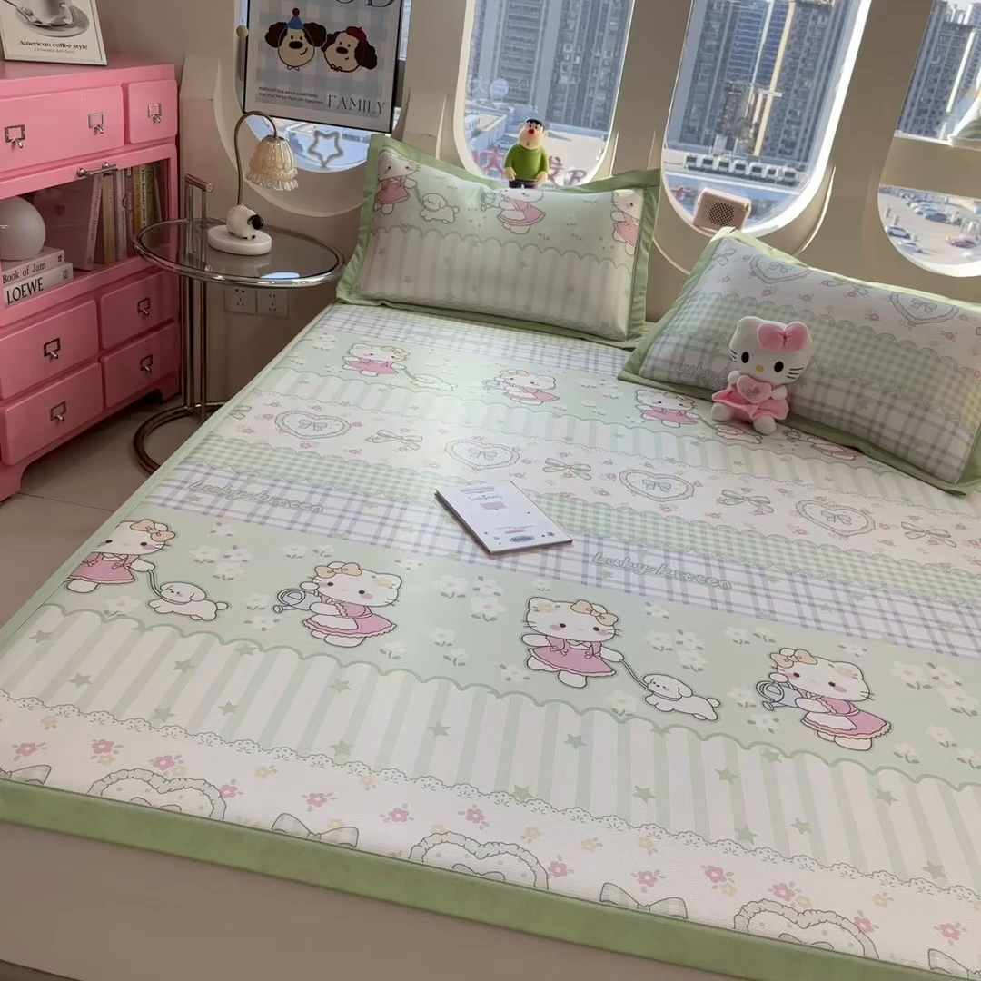 91家纺网 家纺一手货源 找家纺 丝羽坊 2026新款小版印花碳光冰丝凉席平铺款 兔猫集