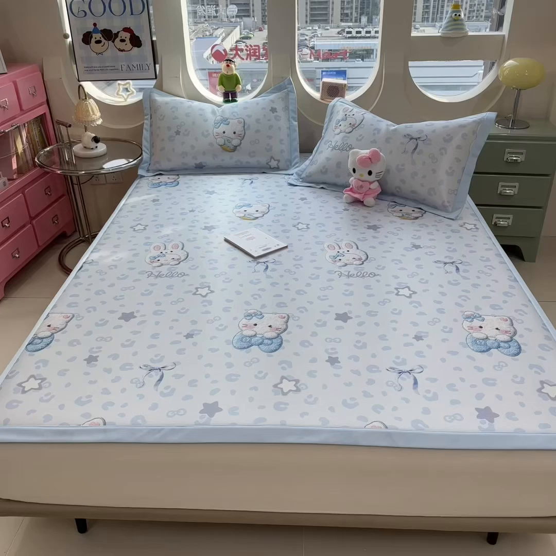 91家纺网 家纺一手货源 找家纺 丝羽坊 2026新款小版印花碳光冰丝凉席平铺款 黑蝴蝶