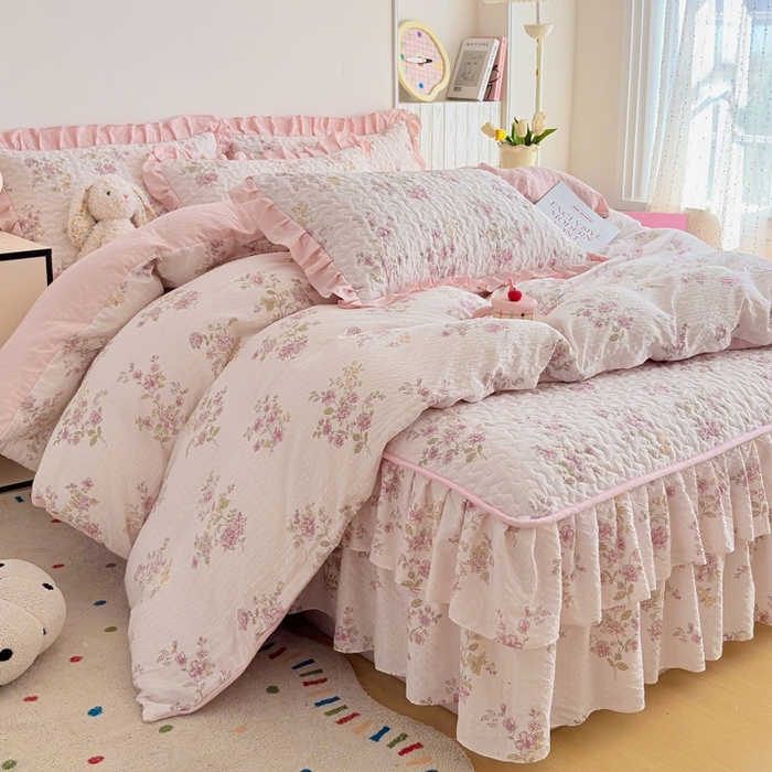 91家纺网 家纺一手货源 找家纺 铠畅 2026新款泡芙纱皱皱棉床裙款四件套 云柔 春日花园