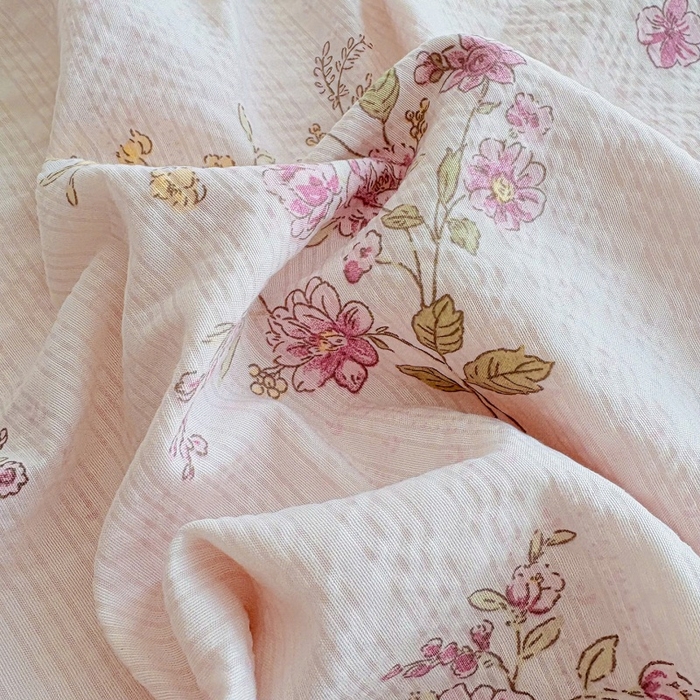 91家纺网 家纺一手货源 找家纺 铠畅 2026新款泡芙纱皱皱棉床裙款四件套 云柔 春日花园