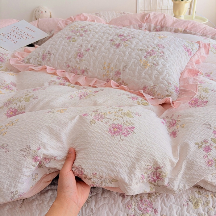 91家纺网 家纺一手货源 找家纺 铠畅 2026新款泡芙纱皱皱棉床裙款四件套 云柔 春日花园