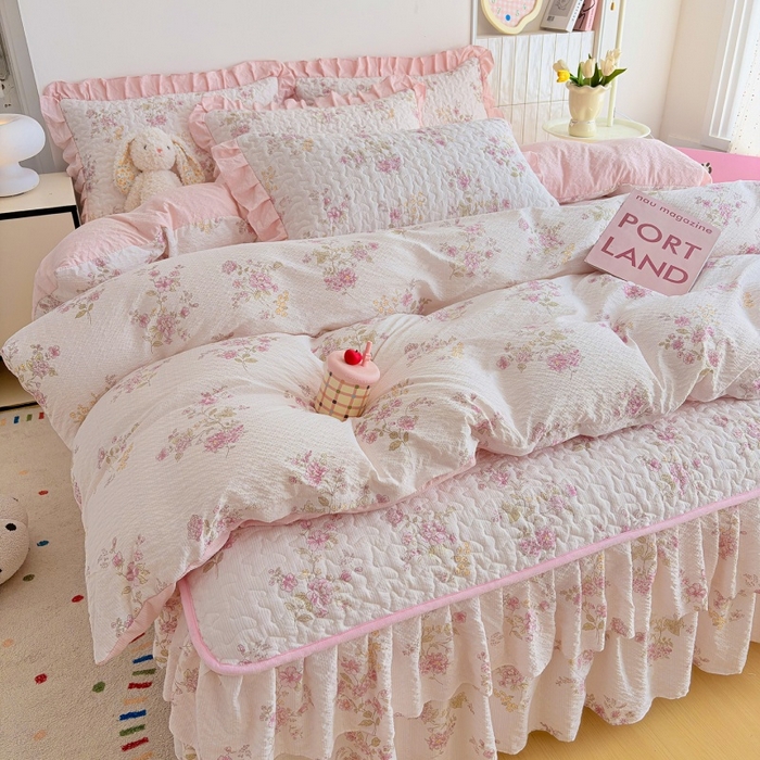 91家纺网 家纺一手货源 找家纺 铠畅 2026新款泡芙纱皱皱棉床裙款四件套 云柔 春日花园