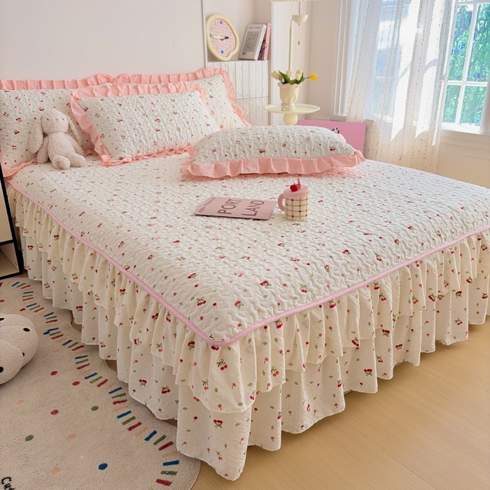 91家纺网 家纺一手货源 找家纺 铠畅 2026新款泡芙纱皱皱棉床裙款四件套 云柔 粉樱甜莓