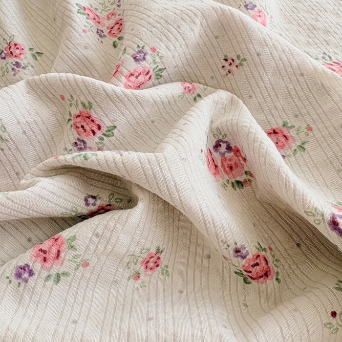 91家纺网 家纺一手货源 找家纺 铠畅 2026新款泡芙纱皱皱棉床裙款四件套 云柔 红韵玫瑰