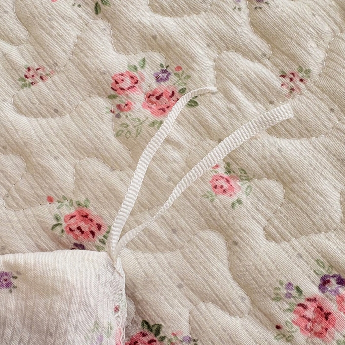 91家纺网 家纺一手货源 找家纺 铠畅 2026新款泡芙纱皱皱棉床裙款四件套 云柔 红韵玫瑰