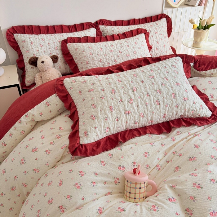 91家纺网 家纺一手货源 找家纺 铠畅 2026新款泡芙纱皱皱棉床裙款四件套 云柔 红韵玫瑰