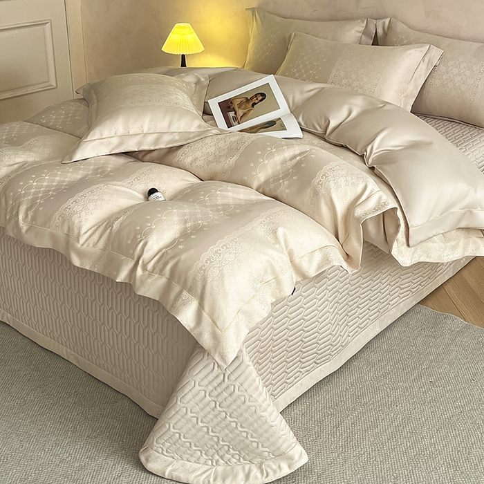 91家纺网 家纺一手货源 找家纺 大麦家纺 2026新款水洗真丝提花床盖四件套丝韵繁花 丝韵繁花-香槟金