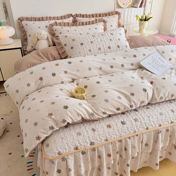 91家纺网 家纺一手货源 找家纺 铠畅 2026新款泡芙纱皱皱棉床裙款四件套 云柔 焦糖花野