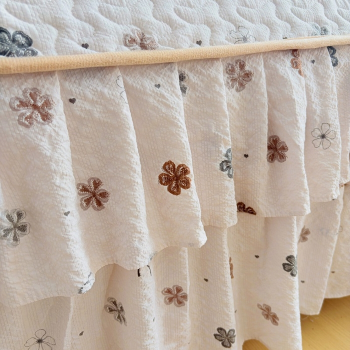 91家纺网 家纺一手货源 找家纺 铠畅 2026新款泡芙纱皱皱棉床裙款四件套 云柔 焦糖花野