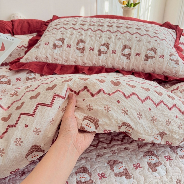 91家纺网 家纺一手货源 找家纺 铠畅 2026新款泡芙纱皱皱棉床裙款四件套 云柔 可爱雪人