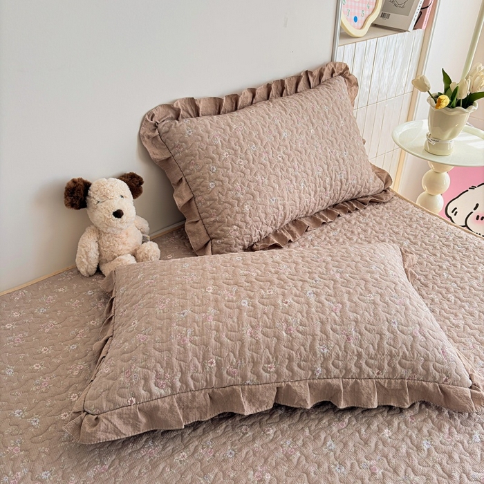 91家纺网 家纺一手货源 找家纺 铠畅 2026新款泡芙纱皱皱棉床裙款四件套 云柔 栗色花园