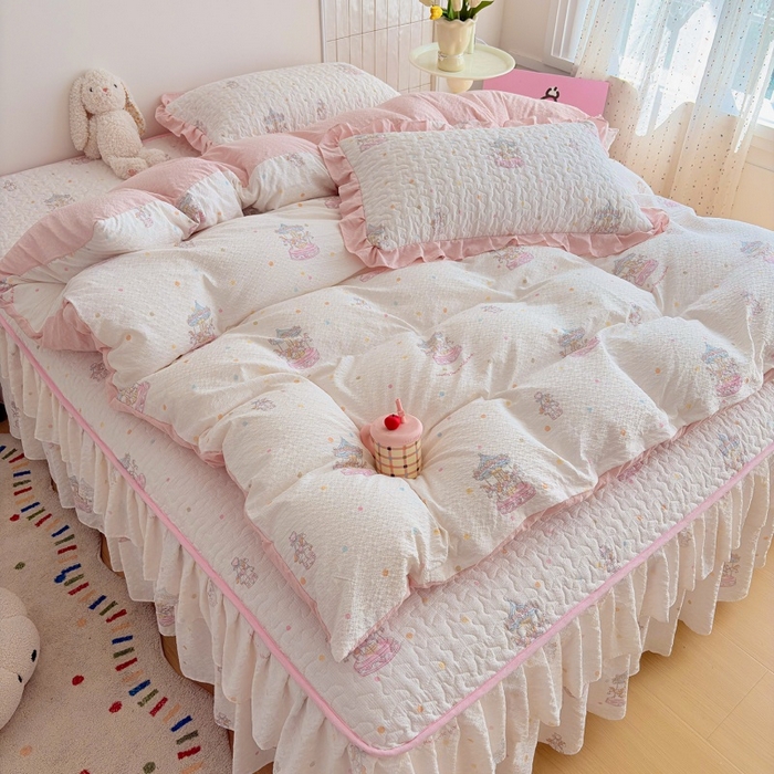 91家纺网 家纺一手货源 找家纺 铠畅 2026新款泡芙纱皱皱棉床裙款四件套 云柔 梦幻乐园