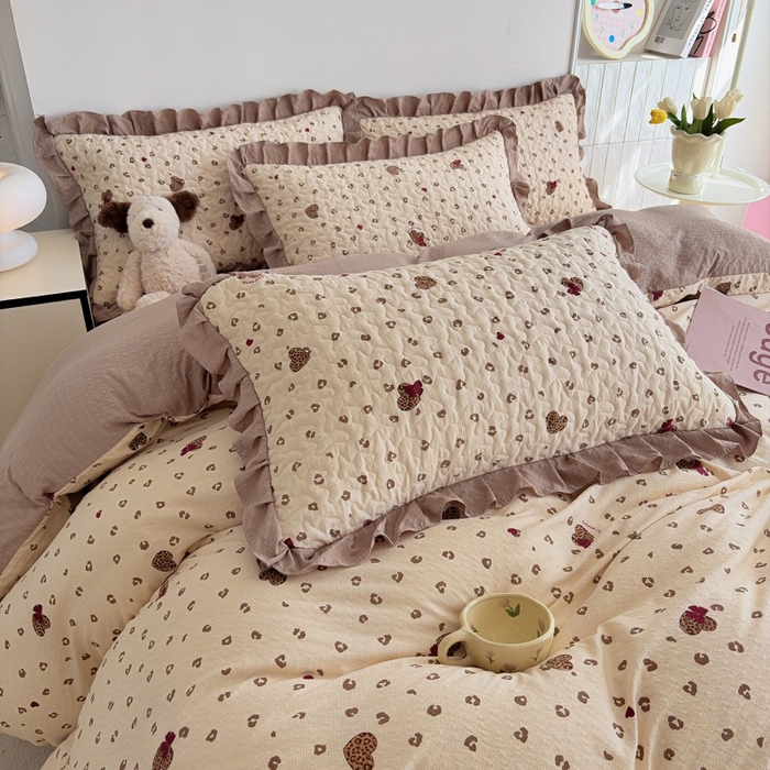 91家纺网 家纺一手货源 找家纺 铠畅 2026新款泡芙纱皱皱棉床裙款四件套 云柔 奶咖新豹