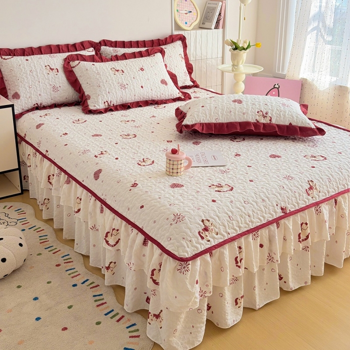 91家纺网 家纺一手货源 找家纺 铠畅 2026新款泡芙纱皱皱棉床裙款四件套 云柔 摇摇木马