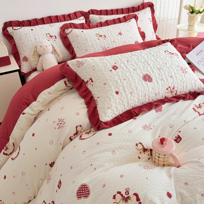 91家纺网 家纺一手货源 找家纺 铠畅 2026新款泡芙纱皱皱棉床裙款四件套 云柔 摇摇木马