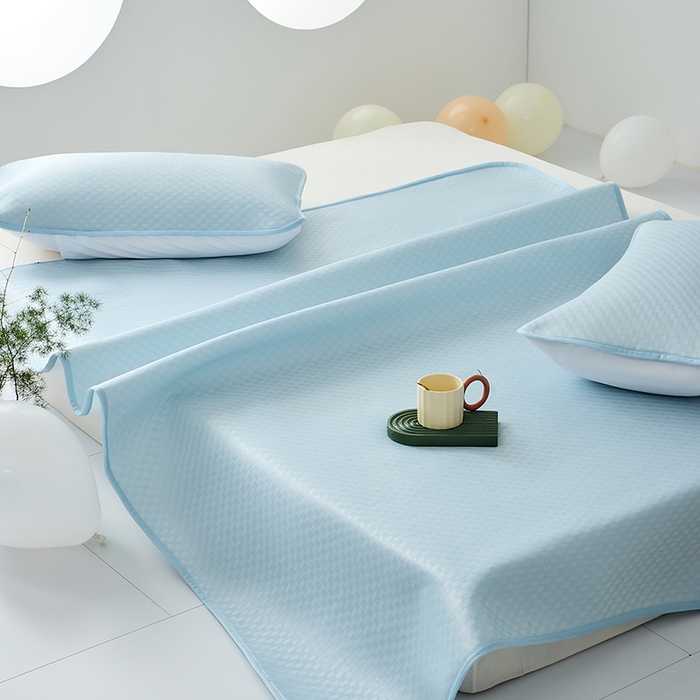 91家纺网 家纺一手货源 找家纺 LADYCOCO可可家居 2026新款冰皮小提花三明治凉席三件套 席子-空镜-蓝