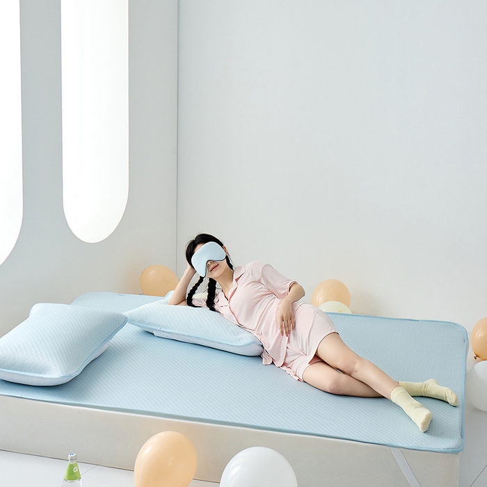 91家纺网 家纺一手货源 找家纺 LADYCOCO可可家居 2026新款冰皮小提花三明治凉席三件套 席子-空镜-蓝