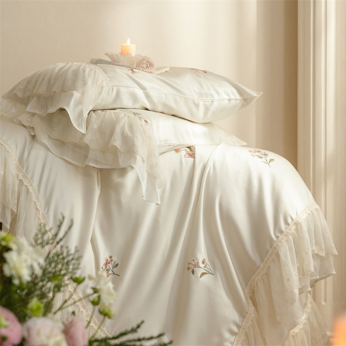 91家纺网 家纺一手货源 找家纺 （总）满座家居 2026新款100s全棉长绒棉四件套法式纯棉花边款四件套-白茶清欢（会员➖20 控价369）