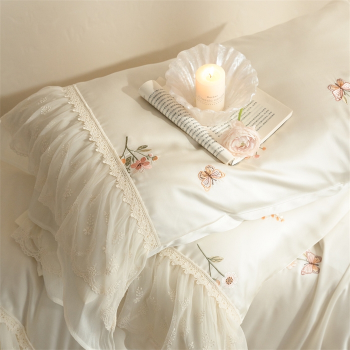 91家纺网 家纺一手货源 找家纺 （总）满座家居 2026新款100s全棉长绒棉四件套法式纯棉花边款四件套-白茶清欢（会员➖20 控价369）