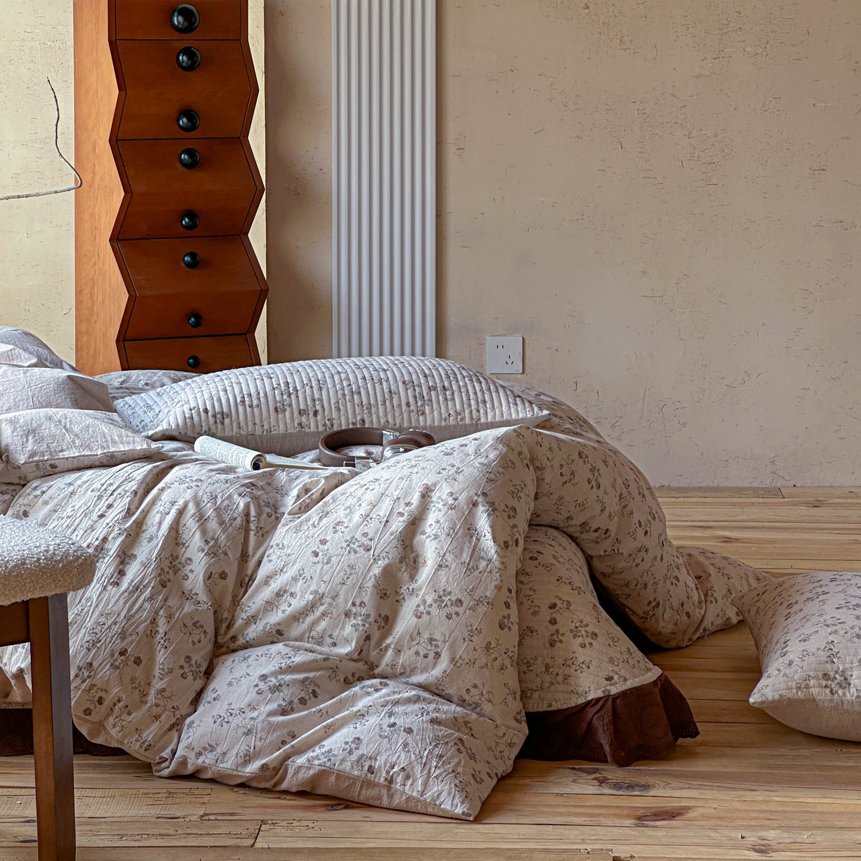 91家纺网 家纺一手货源 找家纺 孑寐家纺 2026新款亲肤舒适全棉棉麻单床盖床盖单件 红唇之吻