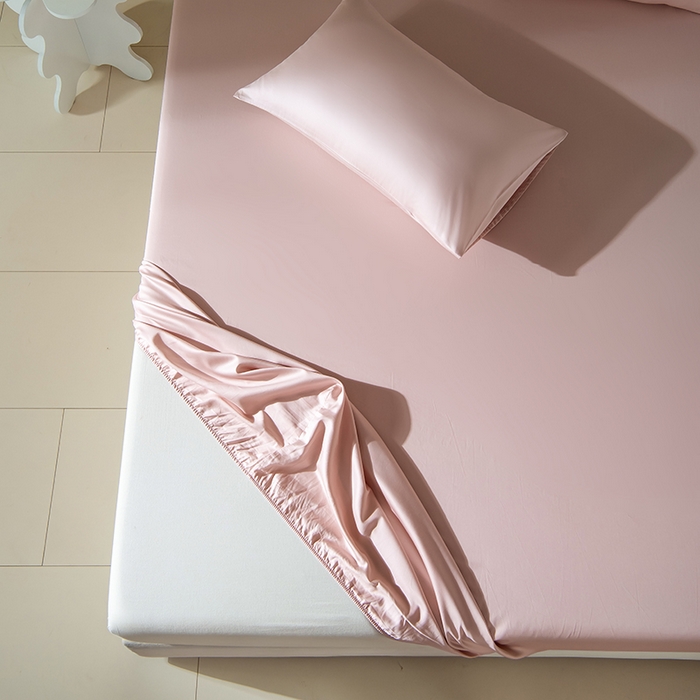 91家纺网 家纺一手货源 找家纺 佳汐蓝家纺 2026春夏新款贡缎长绒棉纯棉单床笠 床笠单件 白桃茶粉