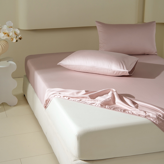 91家纺网 家纺一手货源 找家纺 佳汐蓝家纺 2026春夏新款贡缎长绒棉纯棉单床笠 床笠单件 白桃茶粉