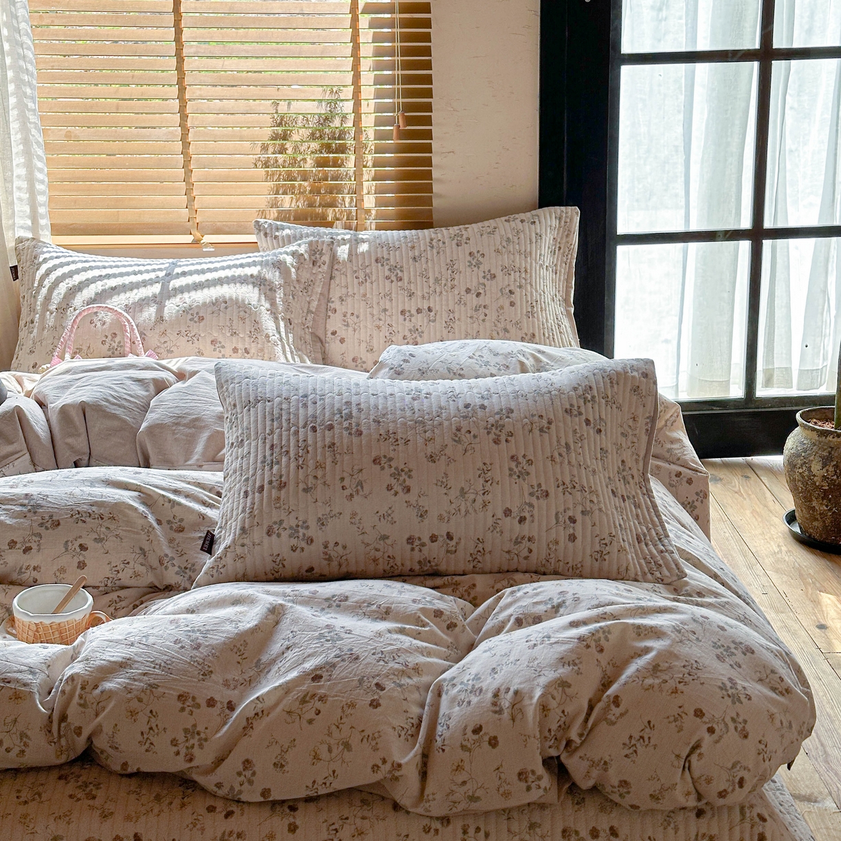 91家纺网 家纺一手货源 找家纺 孑寐家纺 2026新款亲肤舒适全棉棉麻单床盖床盖单件 红唇之吻