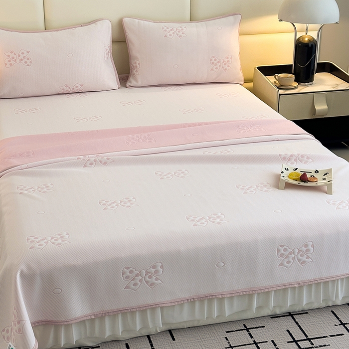 91家纺网 家纺一手货源 找家纺 七里香 2026新款提花冰豆豆床裙款凉席三件套四件套 床裙款蝴蝶结-粉