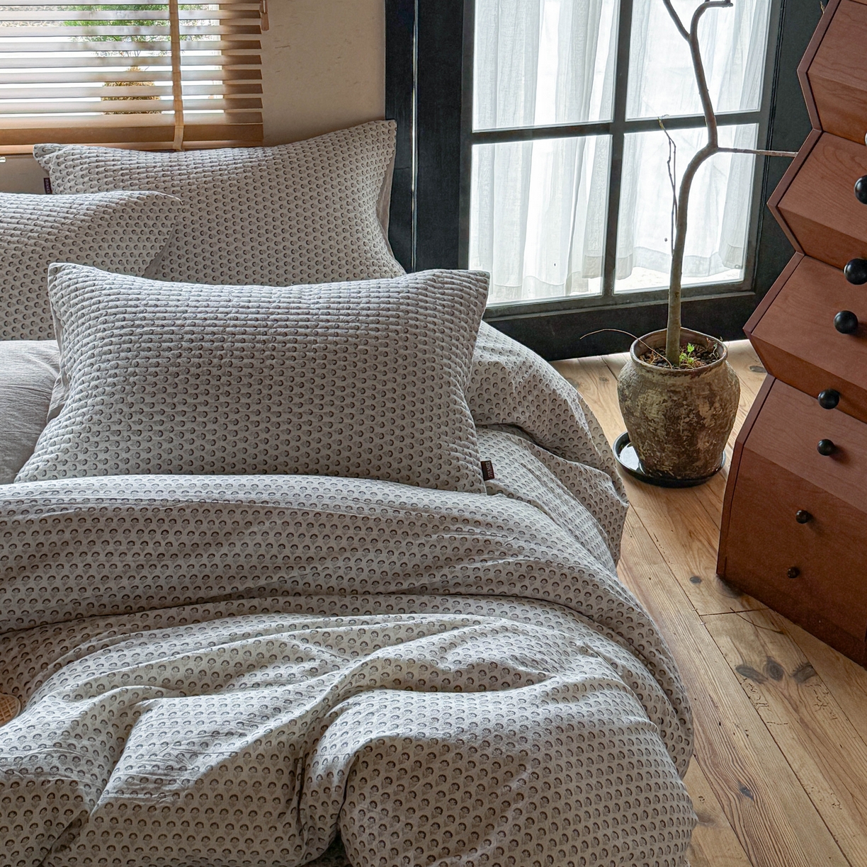 91家纺网 家纺一手货源 找家纺 孑寐家纺 2026新款亲肤舒适全棉棉麻单床盖床盖单件 花里行间