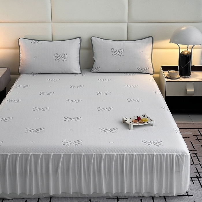 91家纺网 家纺一手货源 找家纺 七里香 2026新款提花冰豆豆床裙款凉席三件套四件套 床裙款蝴蝶结-灰