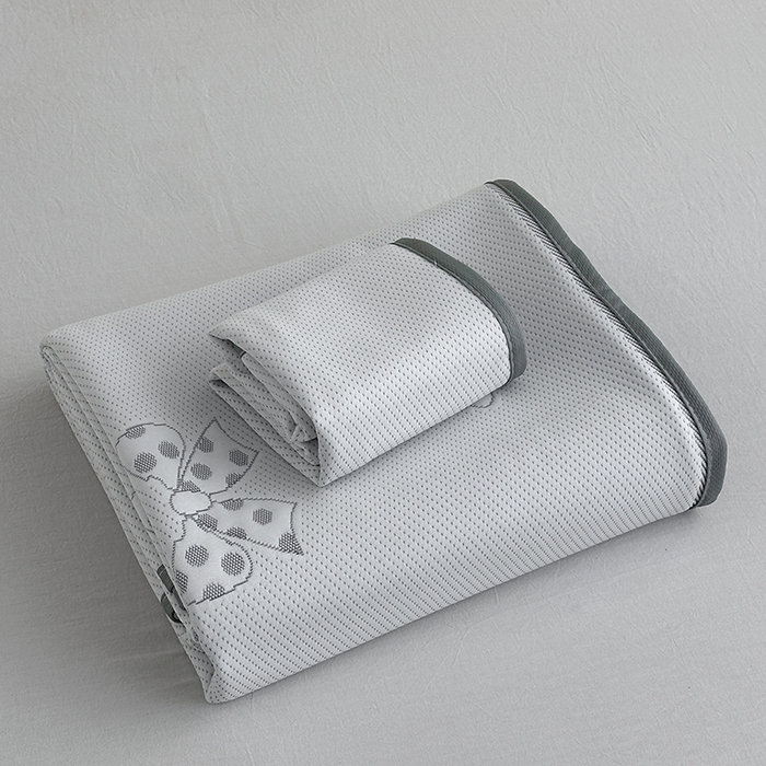 91家纺网 家纺一手货源 找家纺 七里香 2026新款提花冰豆豆床裙款凉席三件套四件套 床裙款蝴蝶结-灰