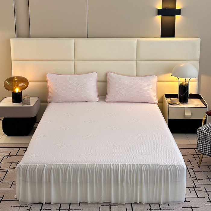 91家纺网 家纺一手货源 找家纺 七里香 2026新款提花冰豆豆床裙款凉席三件套四件套 床裙款小熊-粉