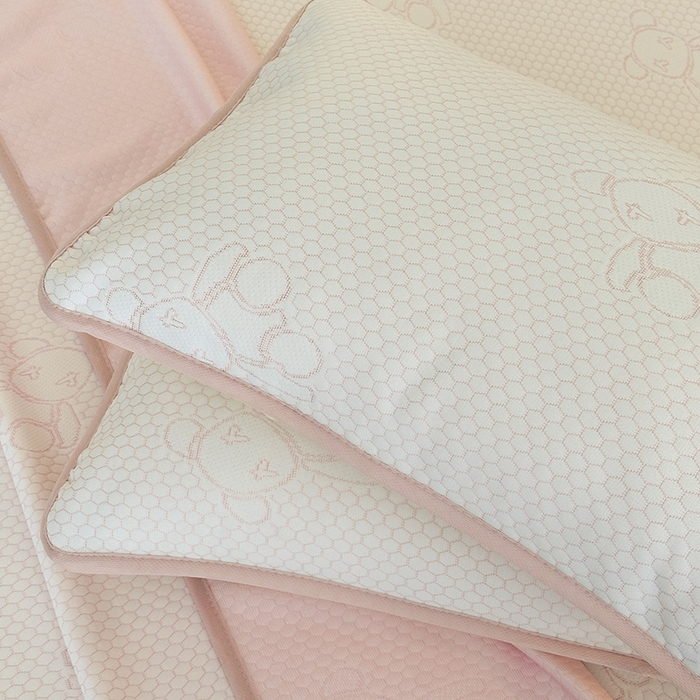 91家纺网 家纺一手货源 找家纺 七里香 2026新款提花冰豆豆床裙款凉席三件套四件套 床裙款小熊-粉