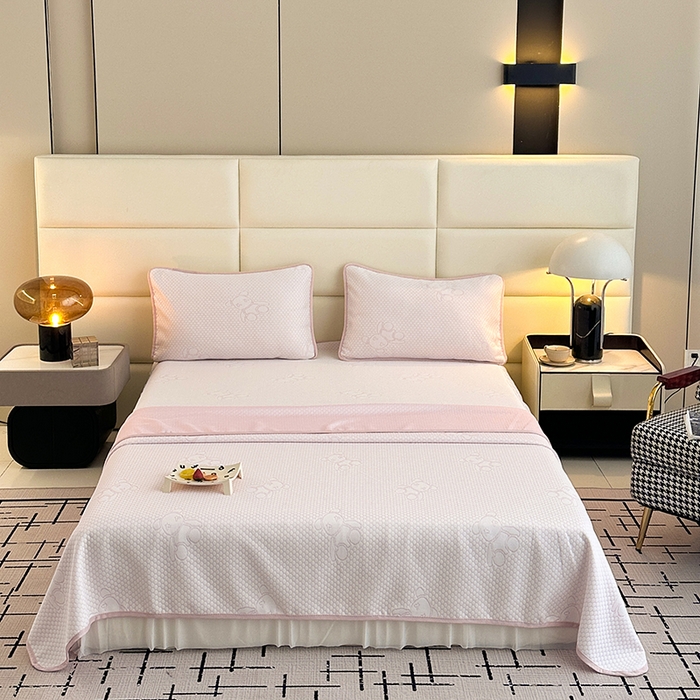 91家纺网 家纺一手货源 找家纺 七里香 2026新款提花冰豆豆床裙款凉席三件套四件套 床裙款小熊-粉