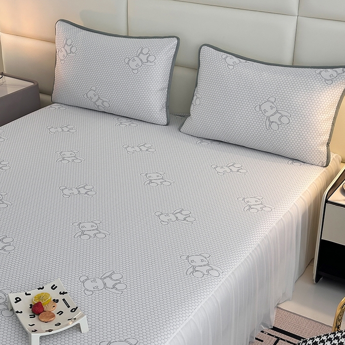 91家纺网 家纺一手货源 找家纺 七里香 2026新款提花冰豆豆床裙款凉席三件套四件套 床裙款小熊-灰