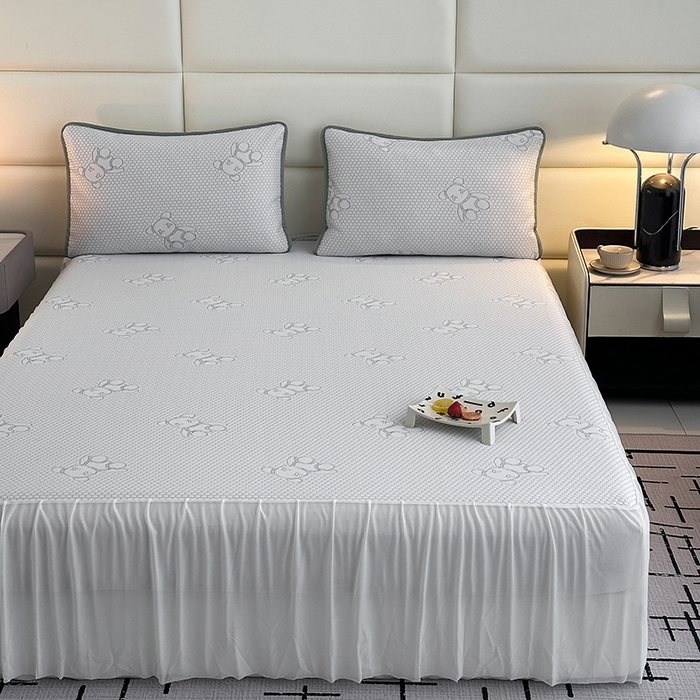 91家纺网 家纺一手货源 找家纺 七里香 2026新款提花冰豆豆床裙款凉席三件套四件套 床裙款小熊-灰