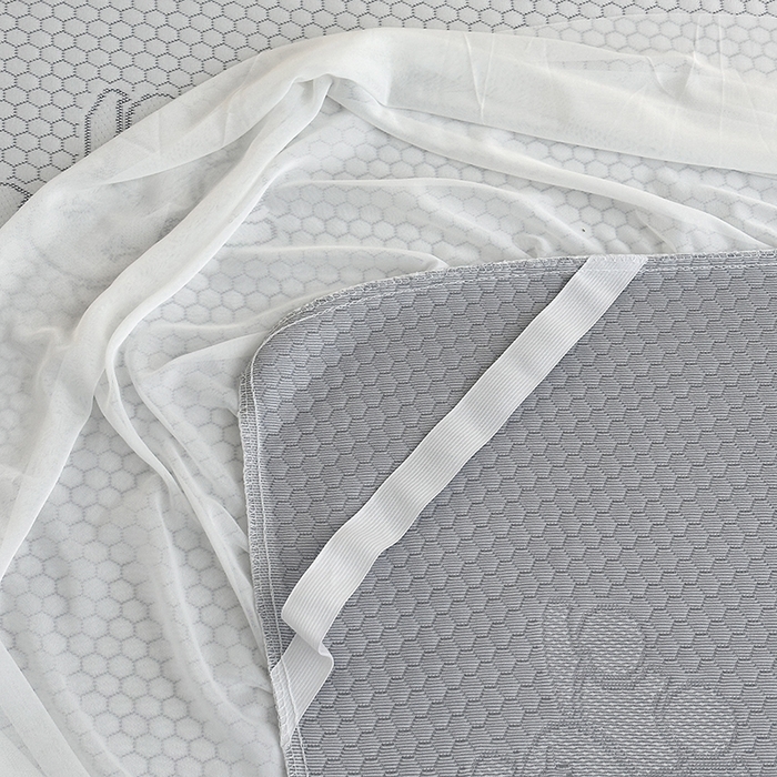 91家纺网 家纺一手货源 找家纺 七里香 2026新款提花冰豆豆床裙款凉席三件套四件套 床裙款小熊-灰