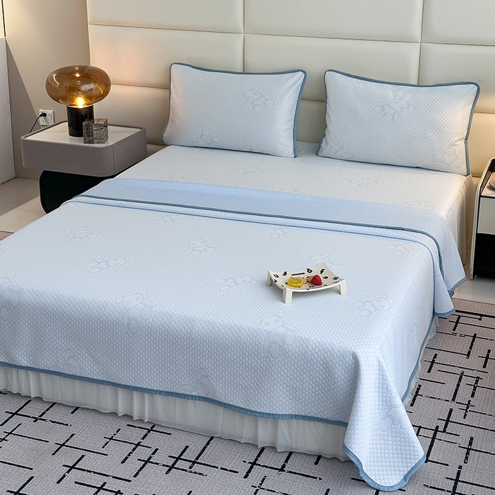 91家纺网 家纺一手货源 找家纺 七里香 2026新款提花冰豆豆床裙款凉席三件套四件套 床裙款小熊-蓝