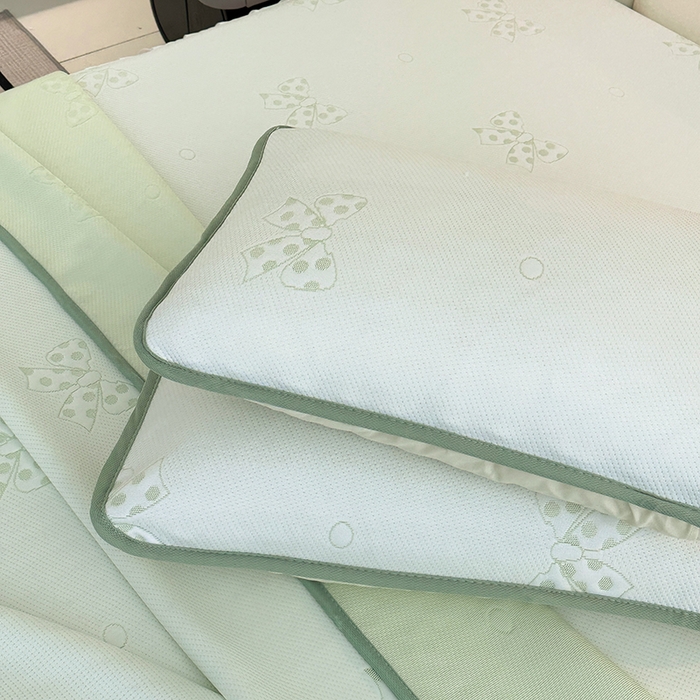 91家纺网 家纺一手货源 找家纺 七里香 2026新款提花冰豆豆床裙款凉席三件套四件套 床裙款小熊-绿